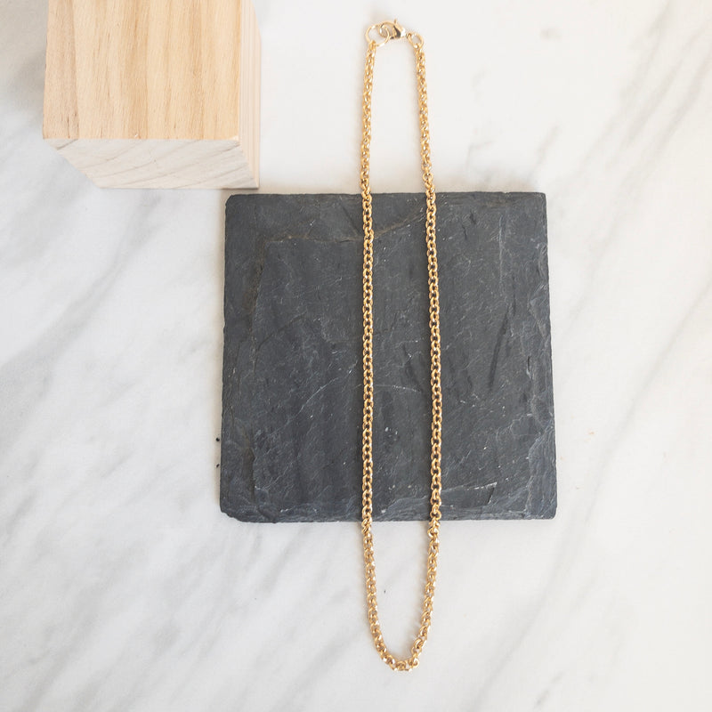 Essential gold chain